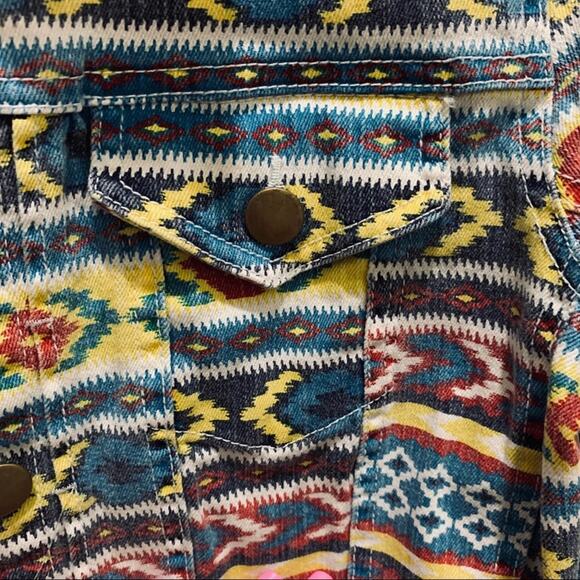 Tinseltown cropped Aztec inspired denim jean jacket size large. See measurements - Picture 11 of 12